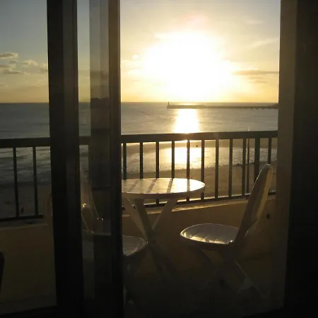 Renove Face Avec Balcon Au Centre Plage, Proche Commerces - D'olonne - Fr-1-92-748 Lejlighed *