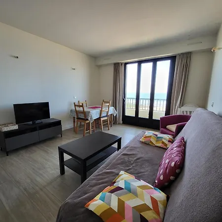 Renove Face Avec Balcon Au Centre Plage, Proche Commerces - D'olonne - Fr-1-92-748