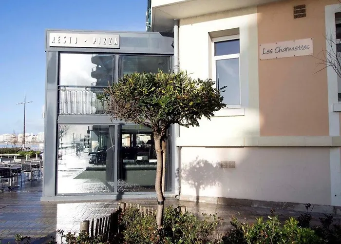 Renove Face Avec Balcon Au Centre Plage, Proche Commerces - D'olonne - Fr-1-92-748 Appartement *