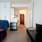 Renove Face Avec Balcon Au Centre Plage, Proche Commerces - D'olonne - Fr-1-92-748 莱萨布勒-多洛讷