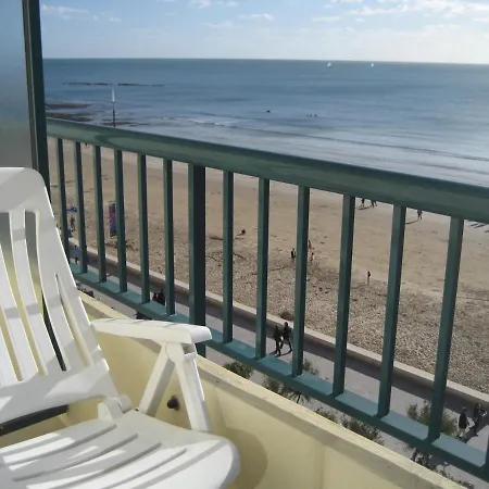 Renove Face Avec Balcon Au Centre Plage, Proche Commerces - D'olonne - Fr-1-92-748 Apartment *