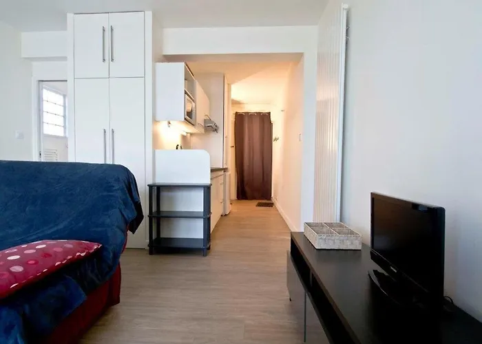 Renove Face Avec Balcon Au Centre Plage, Proche Commerces - D'olonne - Fr-1-92-748 莱萨布勒-多洛讷